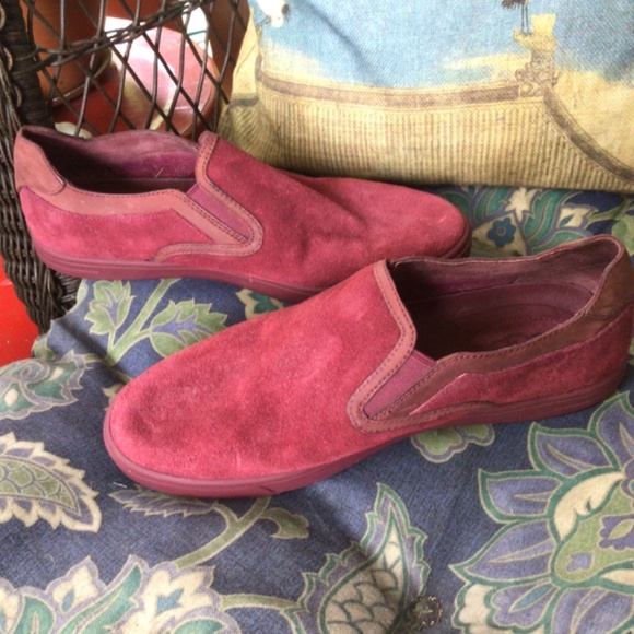 UGGs Mens Maroon Suede Slipons - Picture 4 of 5